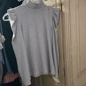 Gray shimmer puff sleeve turtle neck tee
